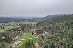 4644 Glen Echo Wy, Central Point, OR 97502 - Photo 3