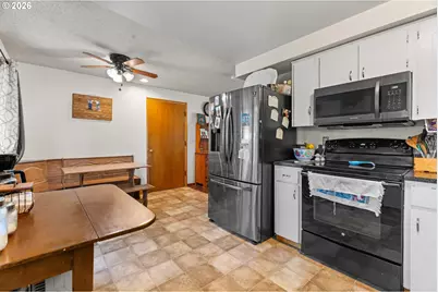 390 S Balm St, Yamhill, OR 97148 - Photo 9