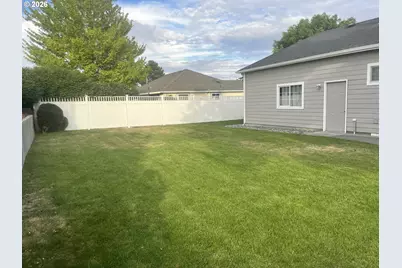 1728 W Alleluia Ave, Hermiston, OR 97838 - Photo 17