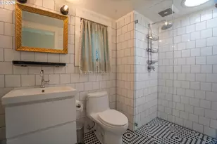 5724 NE Hoyt St, Portland, OR 97213 - Photo 31
