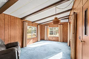 1400 Candlelight Dr, Eugene, OR 97402 - Photo 5