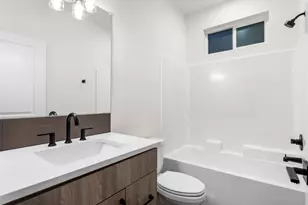 8338 N Bank St, Portland, OR 97203 - Photo 9