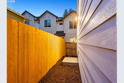 8338 N Bank St, Portland, OR 97203 - Photo 11