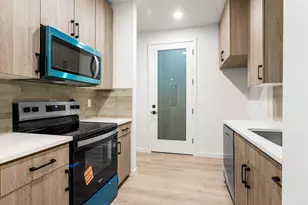 8338 N Bank St, Portland, OR 97203 - Photo 5