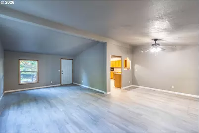 326 Holcomb Rd, Kelso, WA 98626 - Photo 3