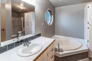 326 Holcomb Rd, Kelso, WA 98626 - Photo 13