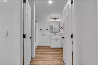 241 NW Wade St, Estacada, OR 97023 - Photo 27