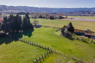 1658 Jeanette Rd, Hood River, OR 97031 - Photo 3