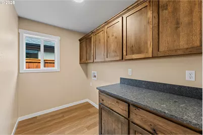 1025 River Mist Ln, Grants Pass, OR 97527 - Photo 19