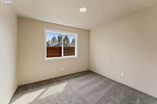 1025 River Mist Ln, Grants Pass, OR 97527 - Photo 17