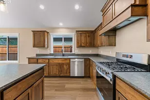 1025 River Mist Ln, Grants Pass, OR 97527 - Photo 5