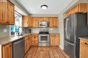 1334 NE 22nd St, Gresham, OR 97030 - Photo 11