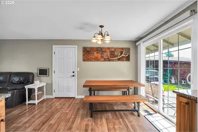 1334 NE 22nd St, Gresham, OR 97030 - Photo 9