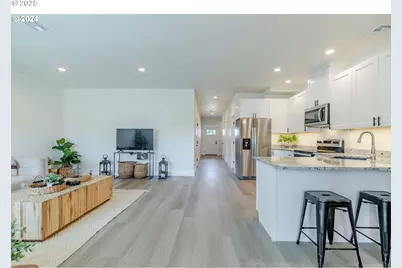 741 Periander Way, Harrisburg, OR 97446 - Photo 7