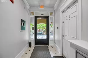 1215 NW 21st Ave, Portland, OR 97209 - Photo 9