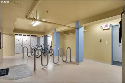 1215 NW 21st Ave, Portland, OR 97209 - Photo 7