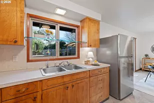 9138 N Endicott Ave, Portland, OR 97217 - Photo 9