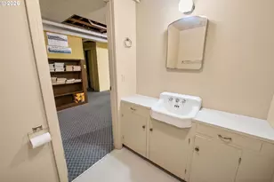 999 Ridge Dr, Astoria, OR 97103 - Photo 39