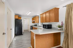 8704 SE Rhone St, Portland, OR 97266 - Photo 9