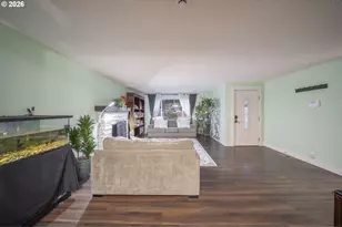 821 Johnson St, Woodburn, OR 97071 - Photo 5