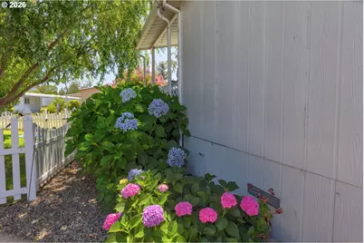 411 Currie Ln, Grants Pass, OR 97526 - Photo 35