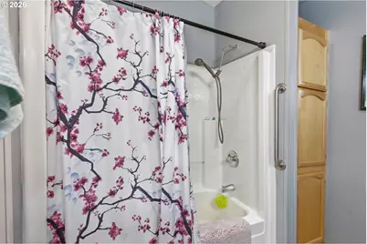 411 Currie Ln, Grants Pass, OR 97526 - Photo 15