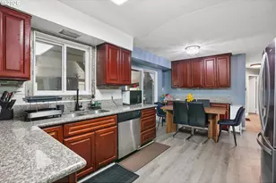 2236 SE 185th Ave, Portland, OR 97233 - Photo 11