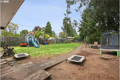 2236 SE 185th Ave, Portland, OR 97233 - Photo 31