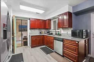 2236 SE 185th Ave, Portland, OR 97233 - Photo 9