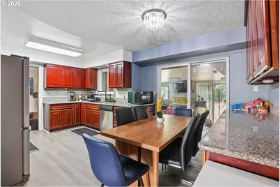 2236 SE 185th Ave, Portland, OR 97233 - Photo 7