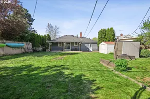 9306 SE Salmon St, Portland, OR 97216 - Photo 5