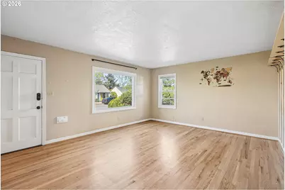 9306 SE Salmon St, Portland, OR 97216 - Photo 11