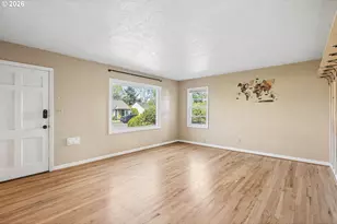 9306 SE Salmon St, Portland, OR 97216 - Photo 11