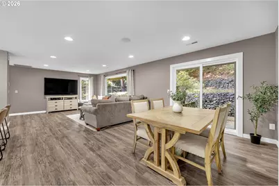 1401 Pauli Dr, Kelso, WA 98626 - Photo 7