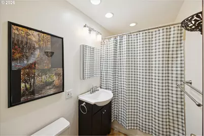 7568 N Gilbert Ave, Portland, OR 97203 - Photo 15