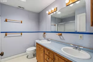512 W D St, Springfield, OR 97477 - Photo 31