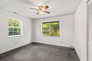 512 W D St, Springfield, OR 97477 - Photo 29