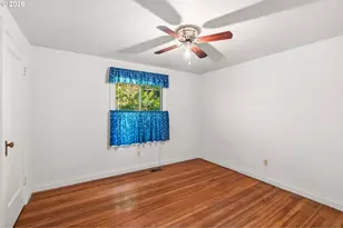 512 W D St, Springfield, OR 97477 - Photo 21