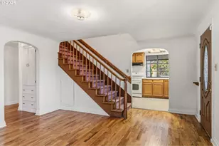 512 W D St, Springfield, OR 97477 - Photo 11