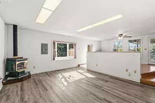 512 W D St, Springfield, OR 97477 - Photo 19