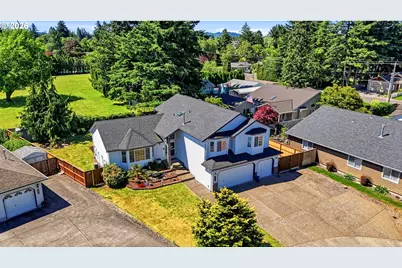 554 SW 12th Cir, Troutdale, OR 97060 - Photo 29