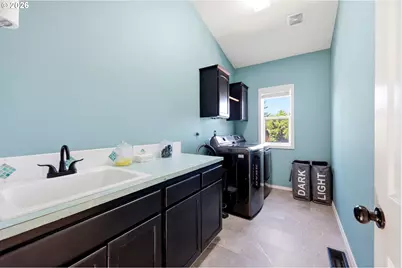 554 SW 12th Cir, Troutdale, OR 97060 - Photo 21