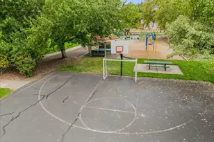 456 NW Dennis Ave, Hillsboro, OR 97124 - Photo 35