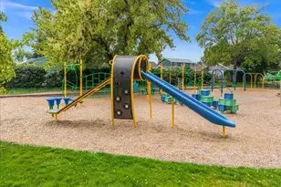 456 NW Dennis Ave, Hillsboro, OR 97124 - Photo 41