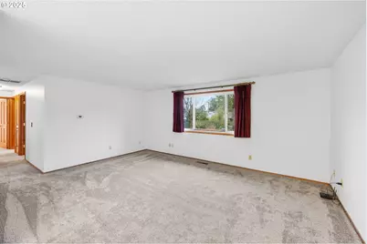 15916 SE Brooklyn St, Portland, OR 97236 - Photo 5