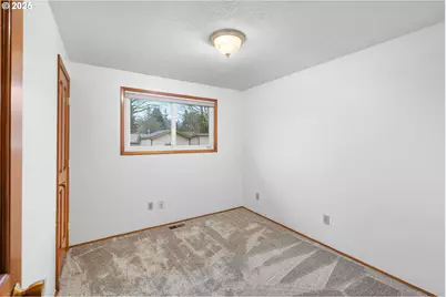 15916 SE Brooklyn St, Portland, OR 97236 - Photo 13