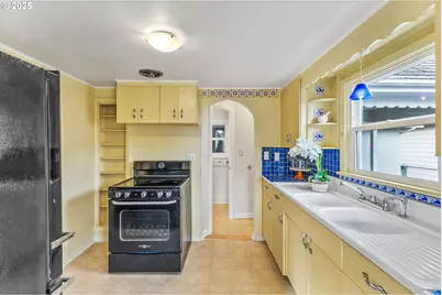 1605 Cottage St, Salem, OR 97301 - Photo 11