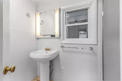 1605 Cottage St, Salem, OR 97301 - Photo 15