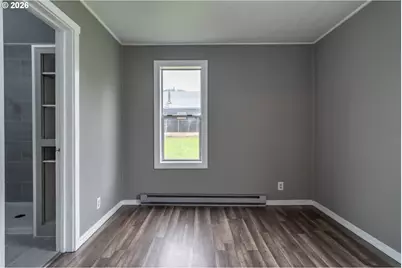 1047 NE Walnut St, Roseburg, OR 97470 - Photo 15