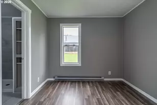 1047 NE Walnut St, Roseburg, OR 97470 - Photo 15